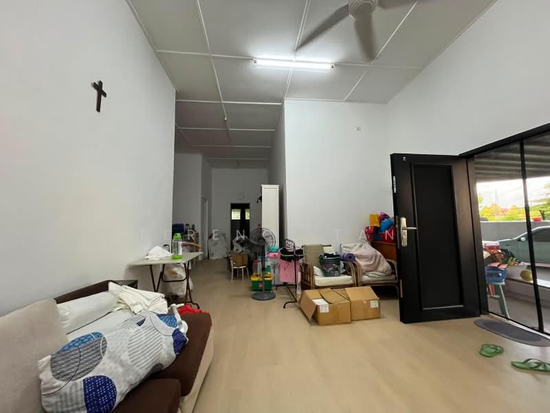 Rumah Banglo untuk Dijual di Taman Kebun Teh (Johor Bahru) - Terence Tan - Living Room - PropertyGuru.com.my