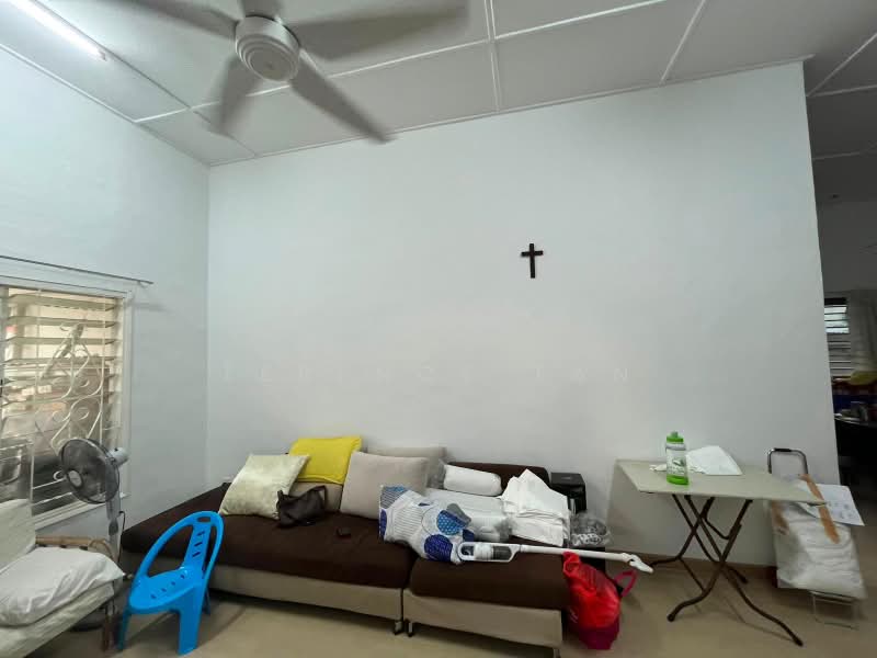 Rumah Banglo untuk Dijual di Taman Kebun Teh (Johor Bahru) - Terence Tan - Living Room - PropertyGuru.com.my
