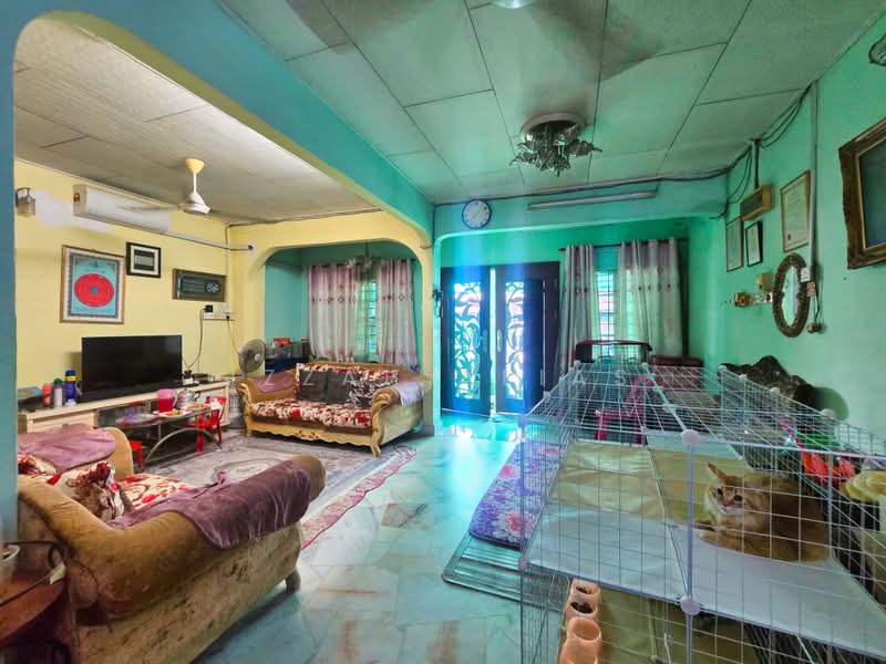 Rumah Teres 1 Tingkat untuk Dijual di Seksyen 51a (Petaling Jaya) - Izzah Alias - Living Room - PropertyGuru.com.my