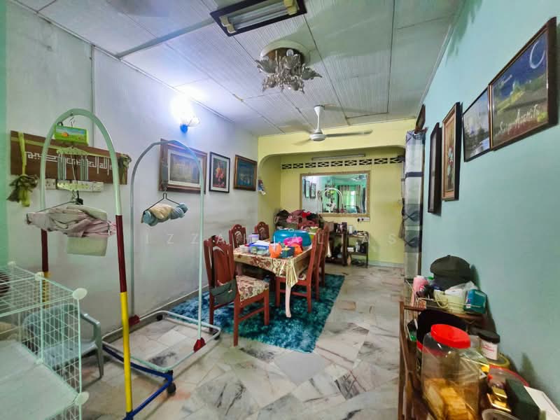 Rumah Teres 1 Tingkat untuk Dijual di Seksyen 51a (Petaling Jaya) - Izzah Alias - Dining Room - PropertyGuru.com.my