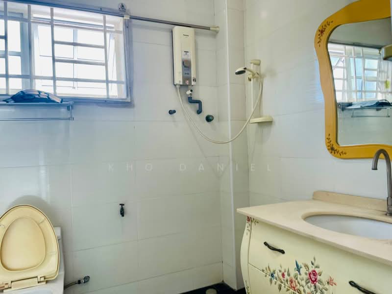 2-storey Terraced House for Sale in Seksyen 32, Kemuning Green Ville (Shah Alam) - Kho Daniel - Bathroom - PropertyGuru.com.my