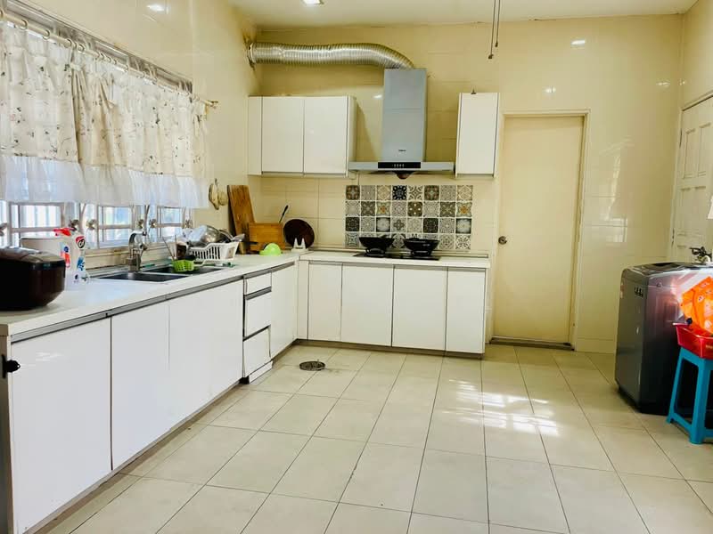 2-storey Terraced House for Sale in Seksyen 32, Kemuning Green Ville (Shah Alam) - Kho Daniel - Kitchen - PropertyGuru.com.my