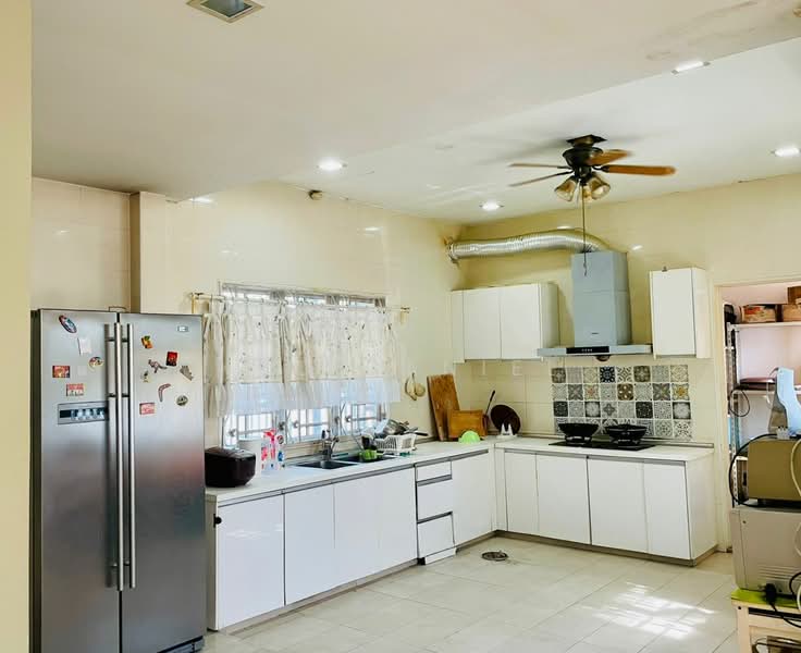 2-storey Terraced House for Sale in Seksyen 32, Kemuning Green Ville (Shah Alam) - Kho Daniel - Kitchen - PropertyGuru.com.my