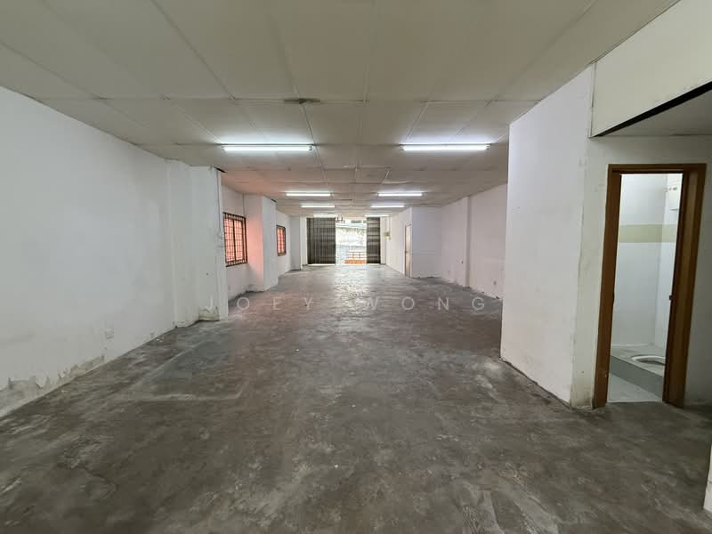 Shop for Rent in Taman Serdang Perdana (Seri Kembangan) - Joey Wong - Interior - PropertyGuru.com.my