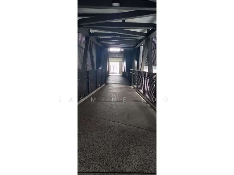 Kondominium untuk Dijual di Lakeville Residence - Jasmine Loo - Corridor - PropertyGuru.com.my