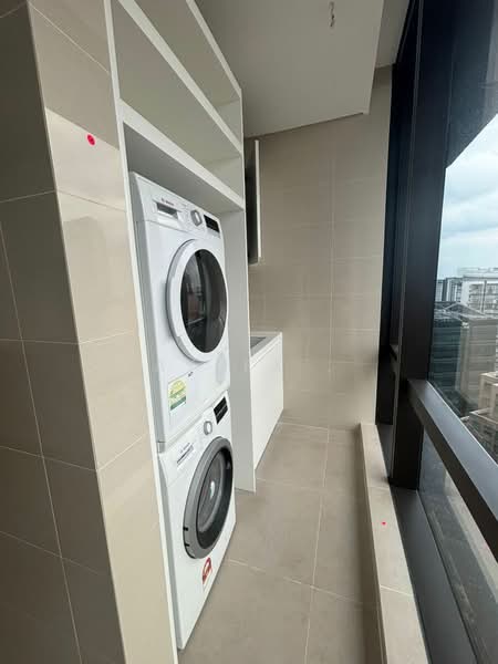 Servis Apartment untuk Dijual di Pavilion Damansara Heights - Aylex . - Balcony - PropertyGuru.com.my