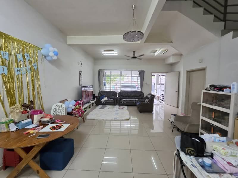 Rumah Teres 2-Tingkat untuk Dijual di Taman Dato' Chellam (Ulu Tiram) - Zack Chow - Living Room - PropertyGuru.com.my