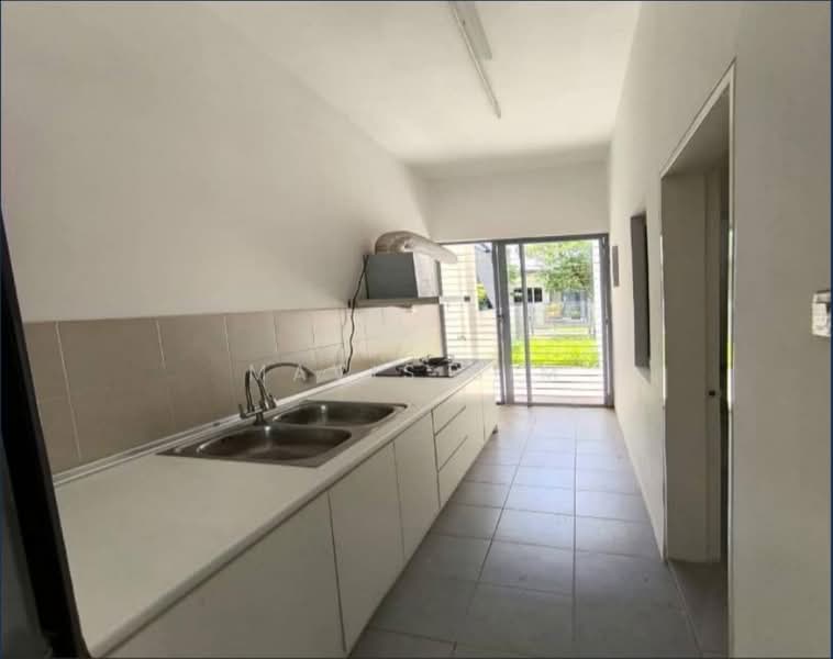 3-storey Terraced House for Rent in Lake Fields (Sungai Besi) - Mavis Sim - PropertyGuru.com.my