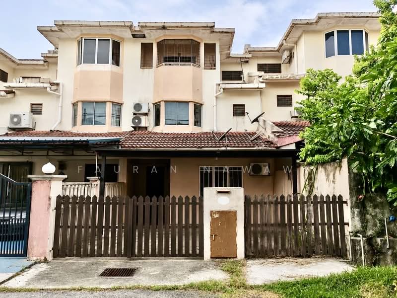 2.5-storey Terraced House for Sale in Kota Perdana (Seri Kembangan) - Fauran Nawawi - PropertyGuru.com.my