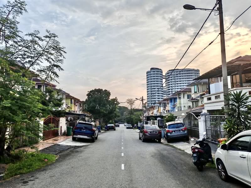 2.5-storey Terraced House for Sale in Kota Perdana (Seri Kembangan) - Fauran Nawawi - PropertyGuru.com.my