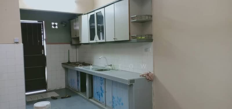 1.5-storey Terraced House for Rent in Bandar Baru Permas Jaya (Permas Jaya) - Ck Leow - Kitchen - PropertyGuru.com.my