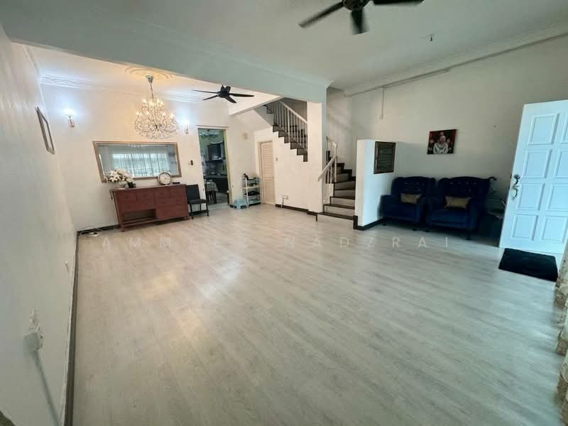 2-storey Terraced House for Sale in Taman Prima Saujana (Kajang) - Ammeer Nadzrai - Living Room - PropertyGuru.com.my