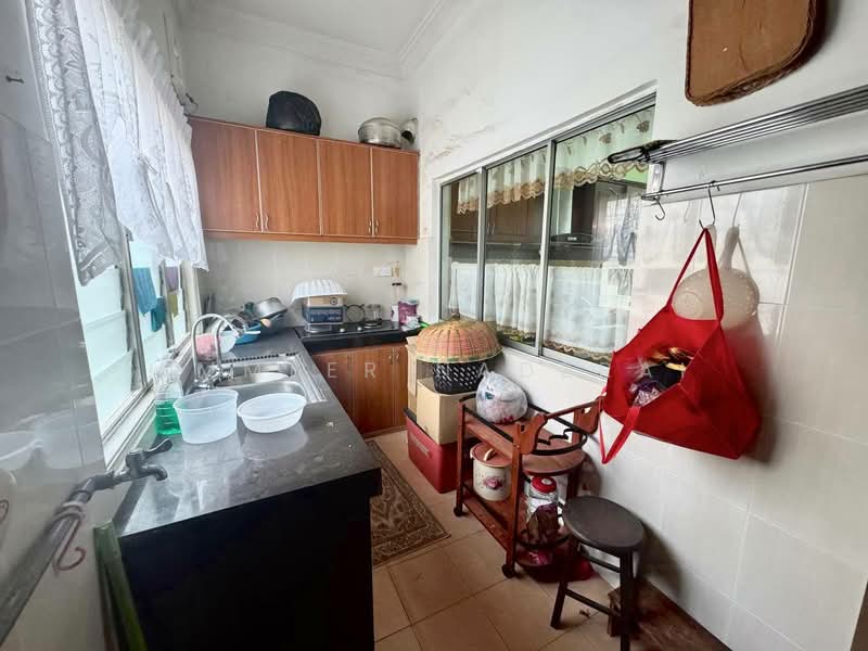 2-storey Terraced House for Sale in Taman Prima Saujana (Kajang) - Ammeer Nadzrai - Kitchen - PropertyGuru.com.my