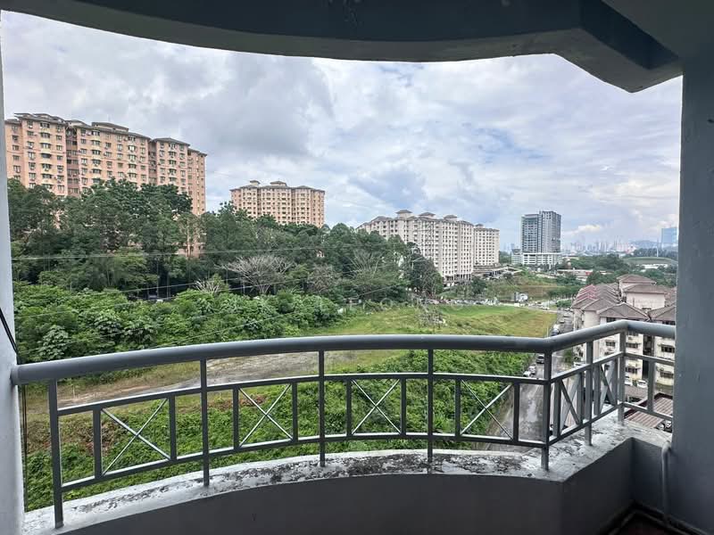 Pangsapuri untuk Dijual di Prima Saujana - JK Leong - Balcony - PropertyGuru.com.my
