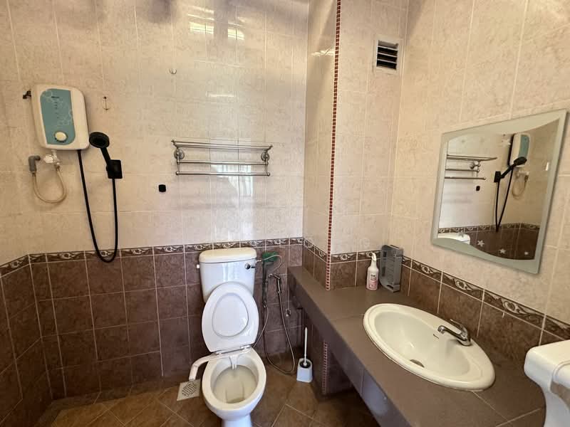 Pangsapuri untuk Dijual di Prima Saujana - JK Leong - Bathroom - PropertyGuru.com.my