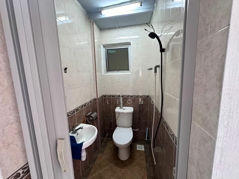 Pangsapuri untuk Dijual di Prima Saujana - JK Leong - Bathroom - PropertyGuru.com.my