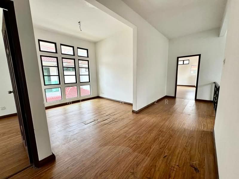 Rumah Banglo untuk Dijual di Taman Astana Indah (Bangi) - Ammeer Nadzrai - Living Room - PropertyGuru.com.my