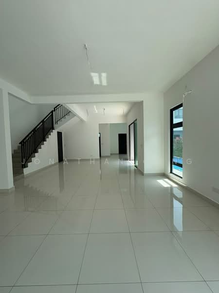 Rumah Berkembar untuk Dijual di Bandar Cassia (Batu Kawan) - Jonathan Chng - Living Room - PropertyGuru.com.my