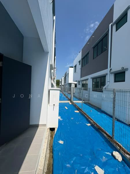 Rumah Berkembar untuk Dijual di Bandar Cassia (Batu Kawan) - Jonathan Chng - Exterior - PropertyGuru.com.my