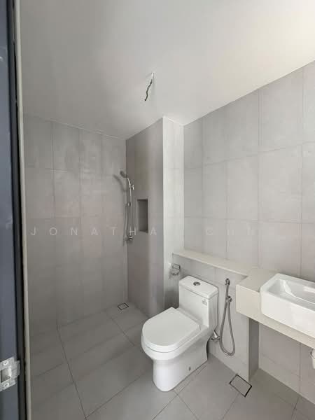 Rumah Berkembar untuk Dijual di Bandar Cassia (Batu Kawan) - Jonathan Chng - Bathroom - PropertyGuru.com.my