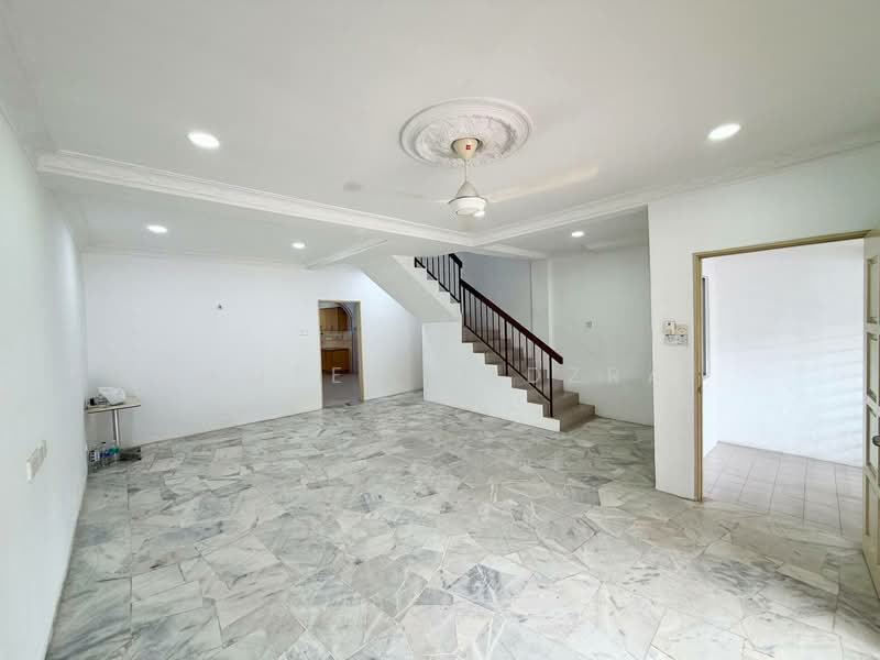 2-storey Terraced House for Sale in Taman Bukit Permai (Kajang) - Ammeer Nadzrai - Living Room - PropertyGuru.com.my