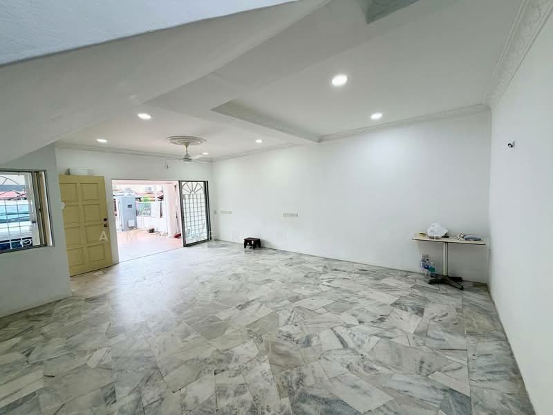 2-storey Terraced House for Sale in Taman Bukit Permai (Kajang) - Ammeer Nadzrai - Living Room - PropertyGuru.com.my