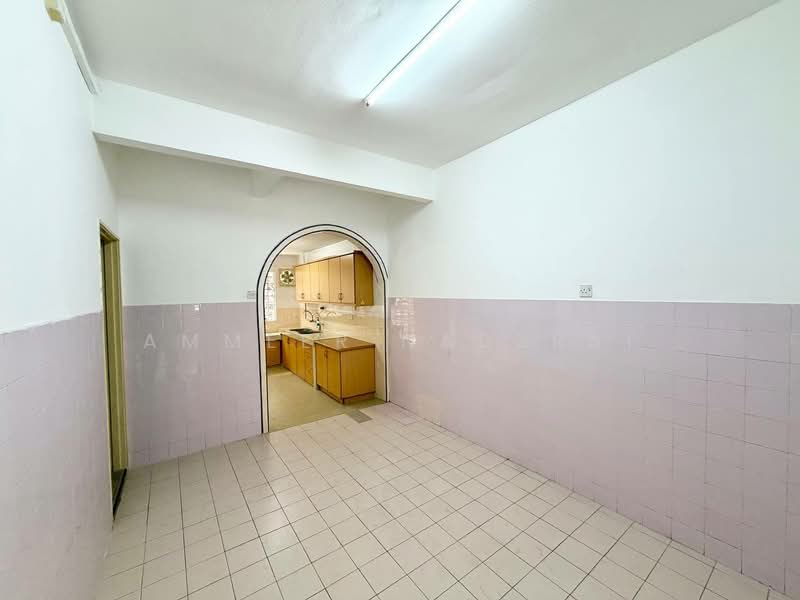 2-storey Terraced House for Sale in Taman Bukit Permai (Kajang) - Ammeer Nadzrai - Kitchen - PropertyGuru.com.my