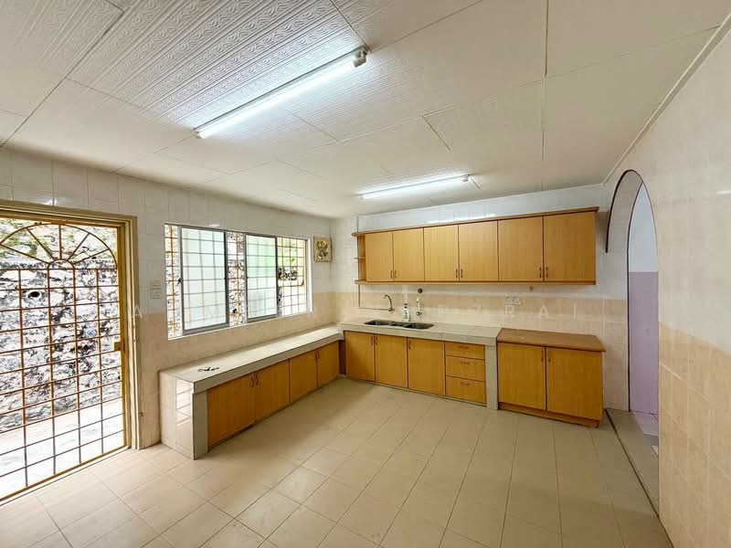 2-storey Terraced House for Sale in Taman Bukit Permai (Kajang) - Ammeer Nadzrai - Kitchen - PropertyGuru.com.my