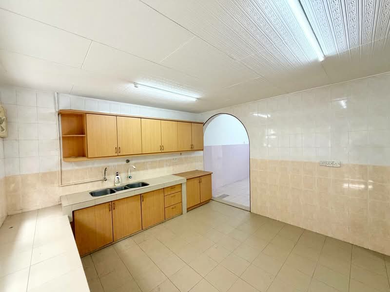 2-storey Terraced House for Sale in Taman Bukit Permai (Kajang) - Ammeer Nadzrai - Kitchen - PropertyGuru.com.my
