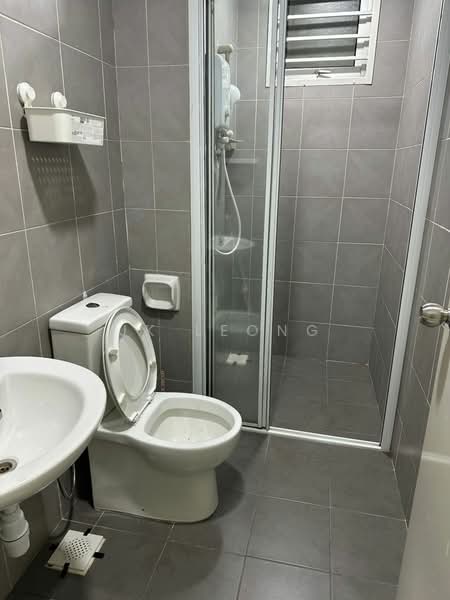 Service Residence for Sale at Savanna Executive Suite @ Southville City - JK Leong - Bathroom - PropertyGuru.com.my
