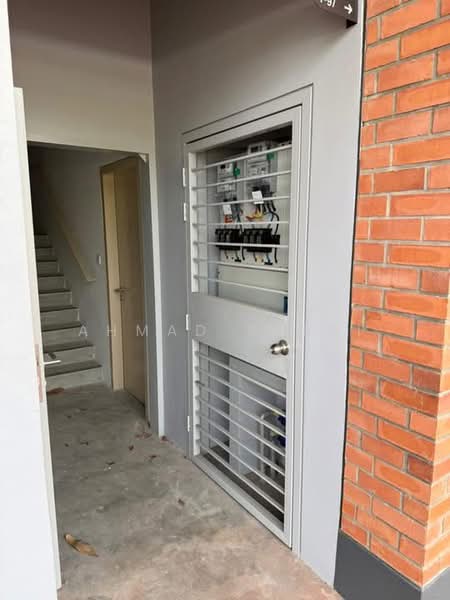 Shop for Rent in Gamuda Cove (Dengkil) - Ahmad Sabri - Corridor - PropertyGuru.com.my