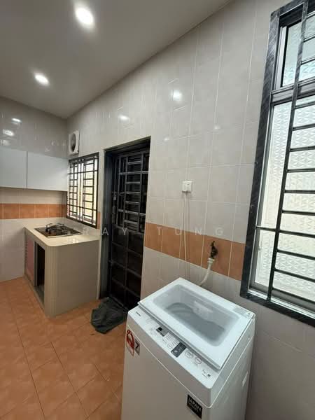 2-storey Terraced House for Rent in Taman Bestari Indah (Ulu Tiram) - Ray Tung - Kitchen - PropertyGuru.com.my