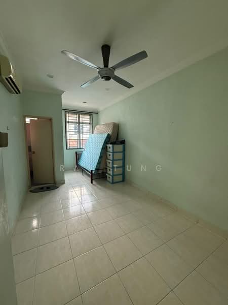 2-storey Terraced House for Rent in Taman Bestari Indah (Ulu Tiram) - Ray Tung - Bedroom - PropertyGuru.com.my