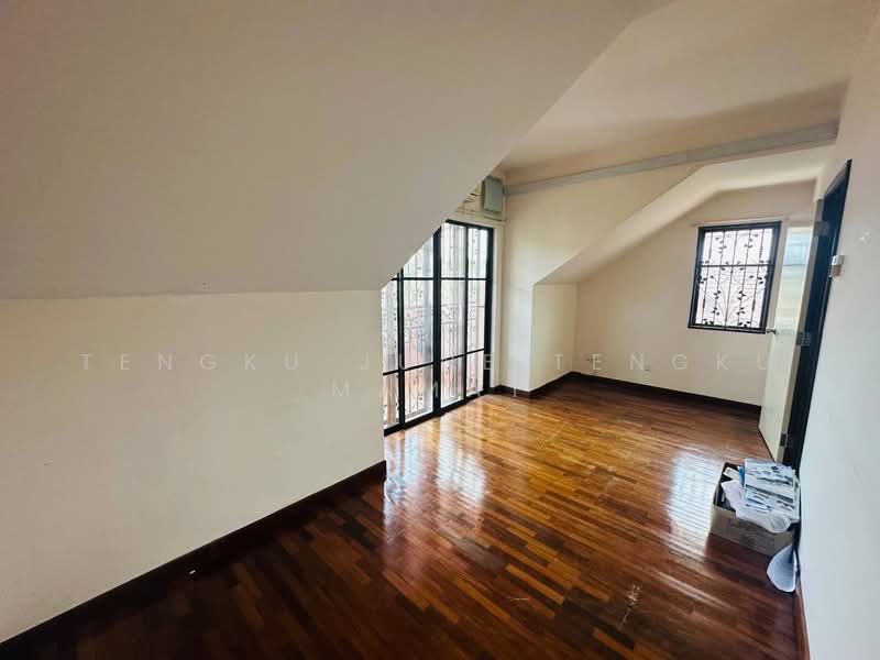 2.5-storey Terraced House for Sale in Putrajaya (Putrajaya) - Tengku June Tengku Mamat - PropertyGuru.com.my