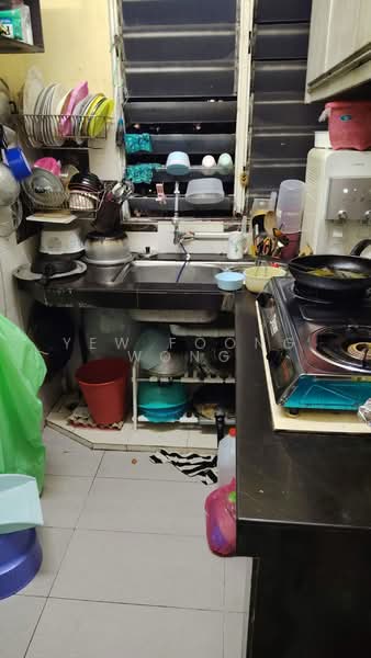 Rumah Flat untuk Dijual di Desa Lembah Permai - Yew Foong Wong - Kitchen - PropertyGuru.com.my