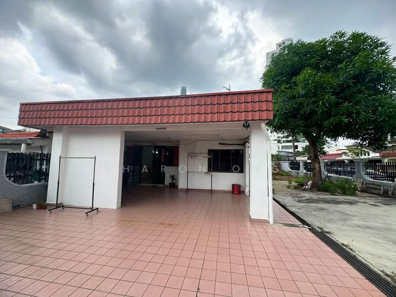 Rumah Teres 1 Tingkat untuk Disewa di Taman Pelangi (Johor Bahru) - Sharon Ong - Exterior - PropertyGuru.com.my