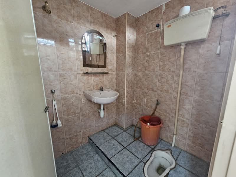 Semi-Detached House for Sale in Bandar Sungai Long (Selangor) - Kent Fatt - Bathroom - PropertyGuru.com.my