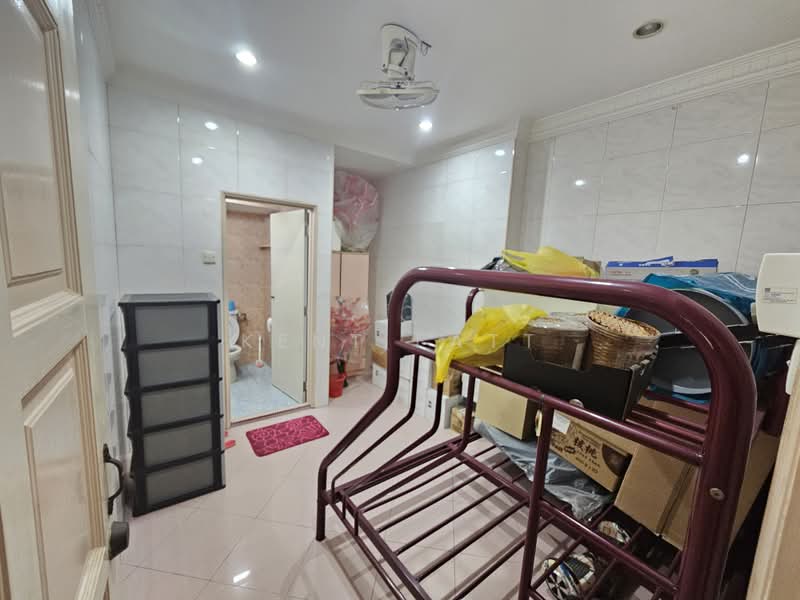 Semi-Detached House for Sale in Bandar Sungai Long (Selangor) - Kent Fatt - Bathroom - PropertyGuru.com.my
