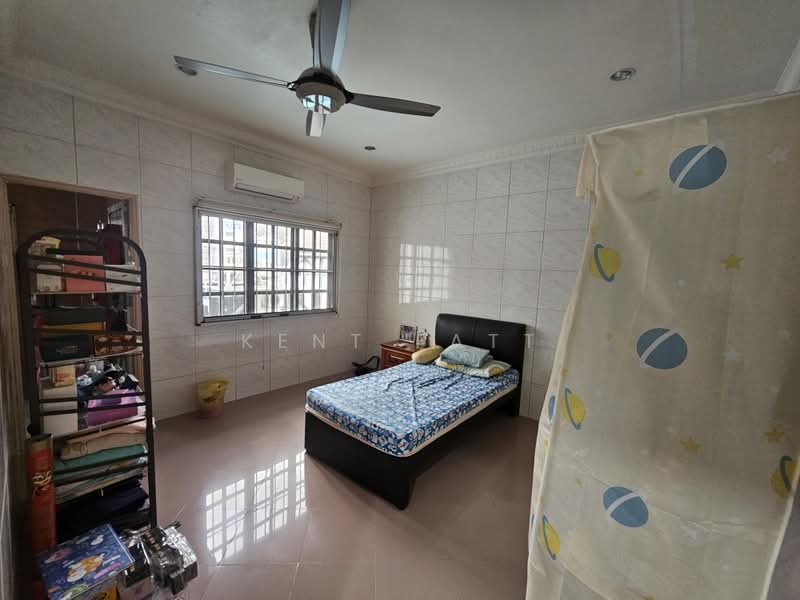 Semi-Detached House for Sale in Bandar Sungai Long (Selangor) - Kent Fatt - Bedroom - PropertyGuru.com.my