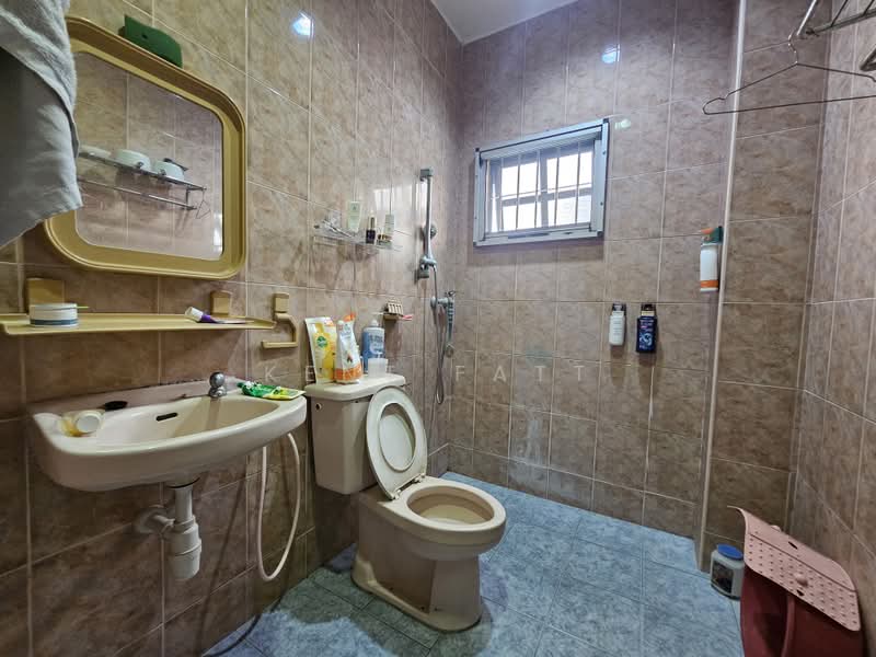 Semi-Detached House for Sale in Bandar Sungai Long (Selangor) - Kent Fatt - Bathroom - PropertyGuru.com.my