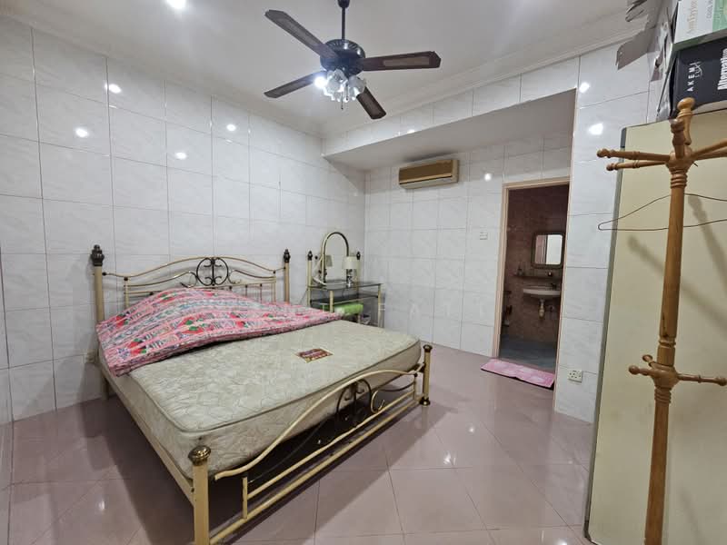 Semi-Detached House for Sale in Bandar Sungai Long (Selangor) - Kent Fatt - Bedroom - PropertyGuru.com.my