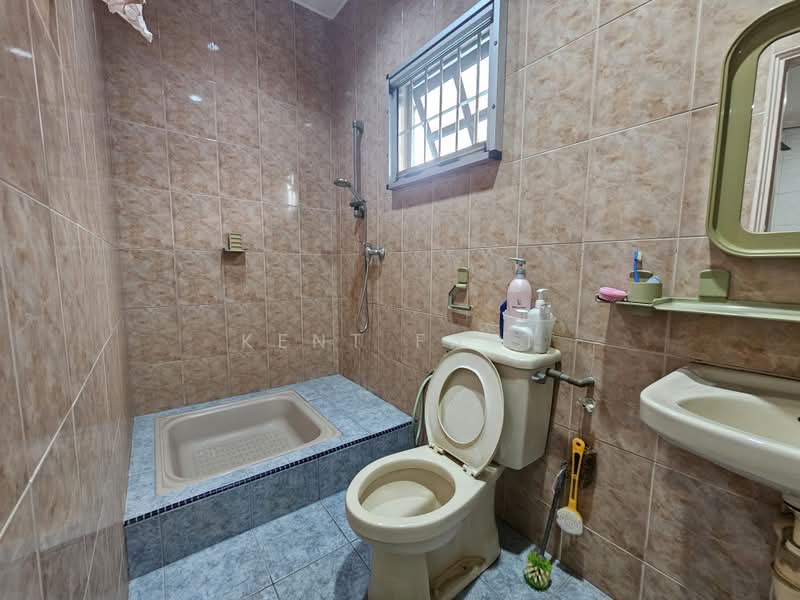 Semi-Detached House for Sale in Bandar Sungai Long (Selangor) - Kent Fatt - Bathroom - PropertyGuru.com.my