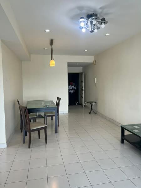Pangsapuri untuk Disewa di Danga View Apartment - Sun Yap - Living Room - PropertyGuru.com.my