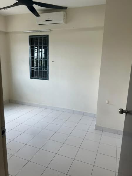Pangsapuri untuk Disewa di Danga View Apartment - Sun Yap - Interior - PropertyGuru.com.my