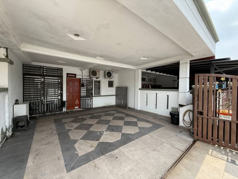 1-storey Terraced House for Sale in Bandar Saujana Putra (Tanjong Duabelas) - Salawati Busro - Exterior - PropertyGuru.com.my