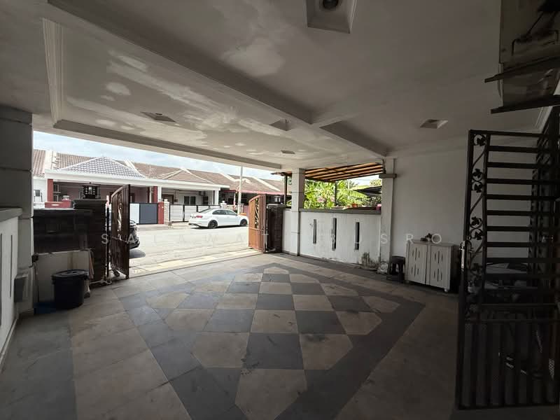 1-storey Terraced House for Sale in Bandar Saujana Putra (Tanjong Duabelas) - Salawati Busro - Exterior - PropertyGuru.com.my