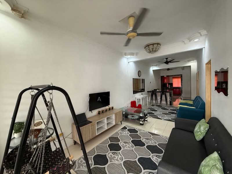 1-storey Terraced House for Sale in Bandar Saujana Putra (Tanjong Duabelas) - Salawati Busro - Living Room - PropertyGuru.com.my