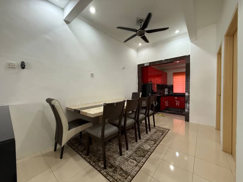 1-storey Terraced House for Sale in Bandar Saujana Putra (Tanjong Duabelas) - Salawati Busro - Dining Room - PropertyGuru.com.my