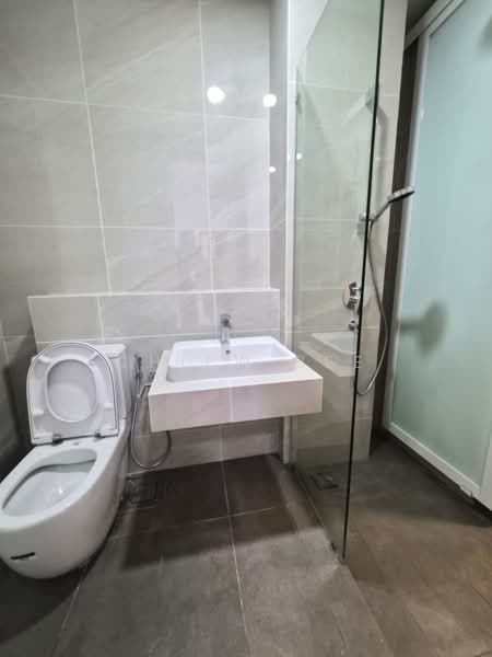 Condominium for Rent at Codrington Residence - Chiew Bee - Bathroom - PropertyGuru.com.my