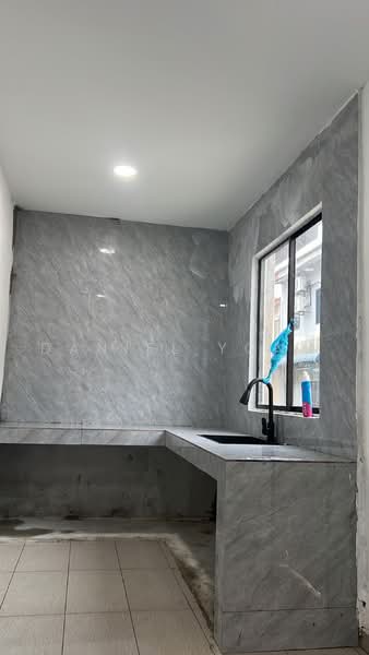 Rumah Teres 2 Tingkat untuk Dijual di Taman Scientex Kulai (Sedenak) - Daniel Yong - Kitchen - PropertyGuru.com.my